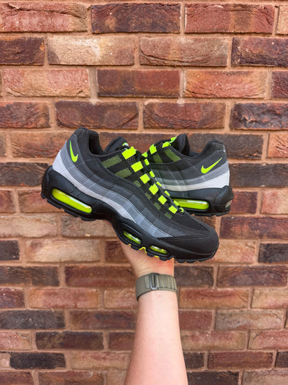 Air Max 95 Reverse Neon