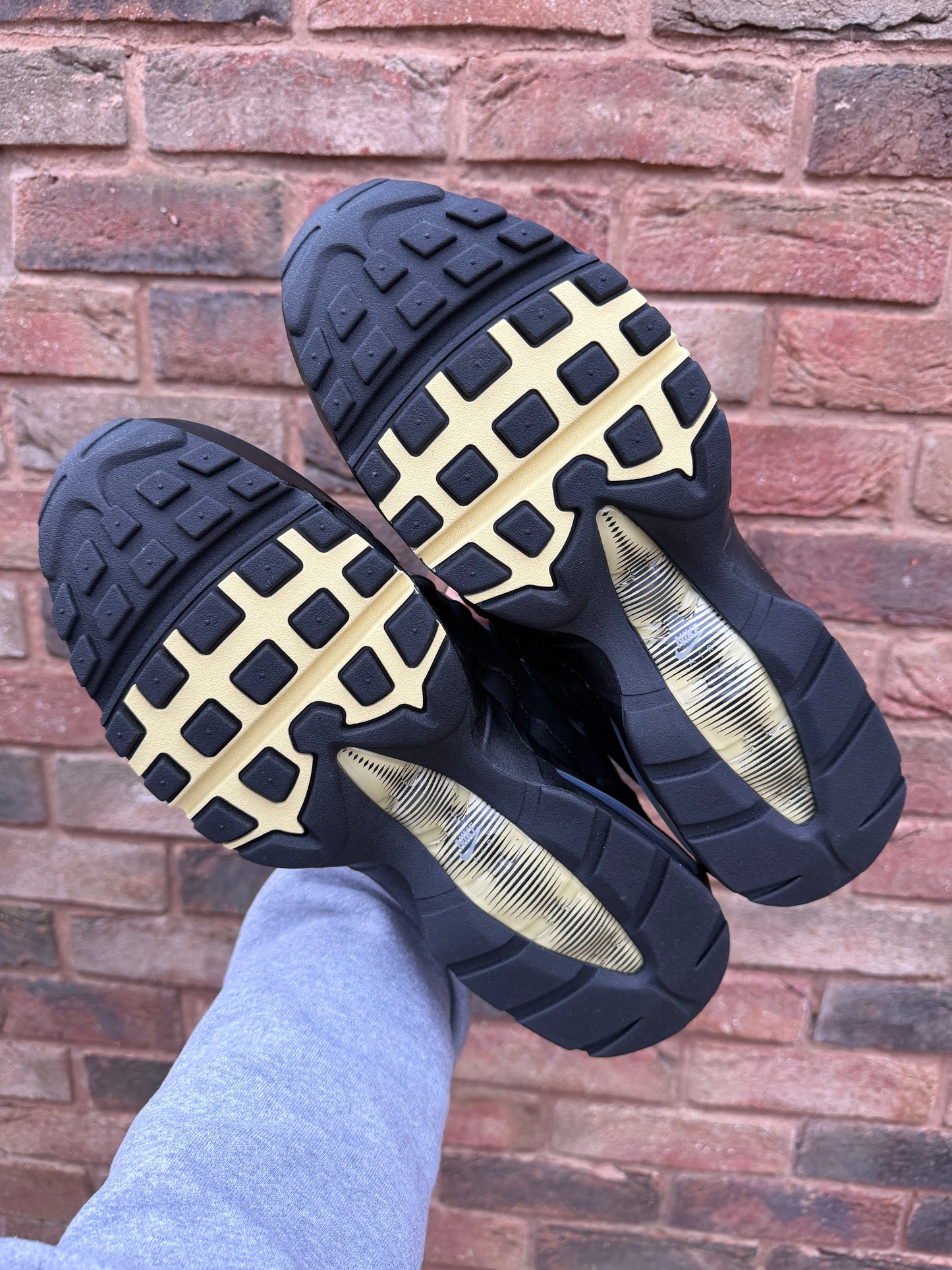 Air Max 95 Batman (2025)