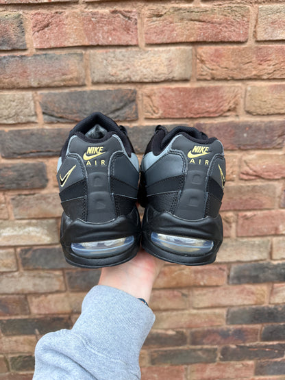 Air Max 95 Batman (2025)