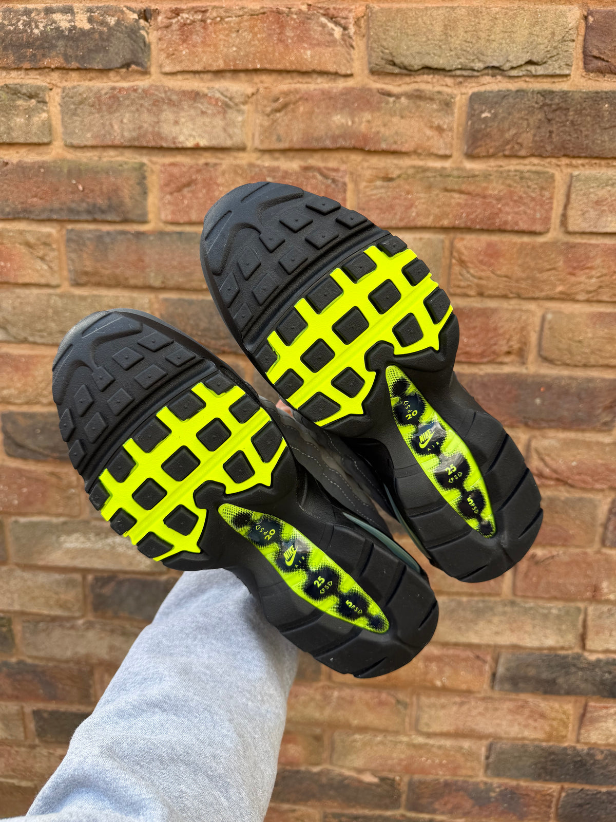Air Max 95 OG Neon Big Bubble 2026