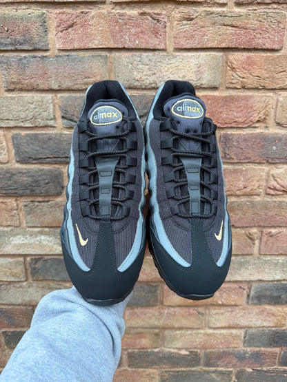 Air Max 95 Batman (2025)