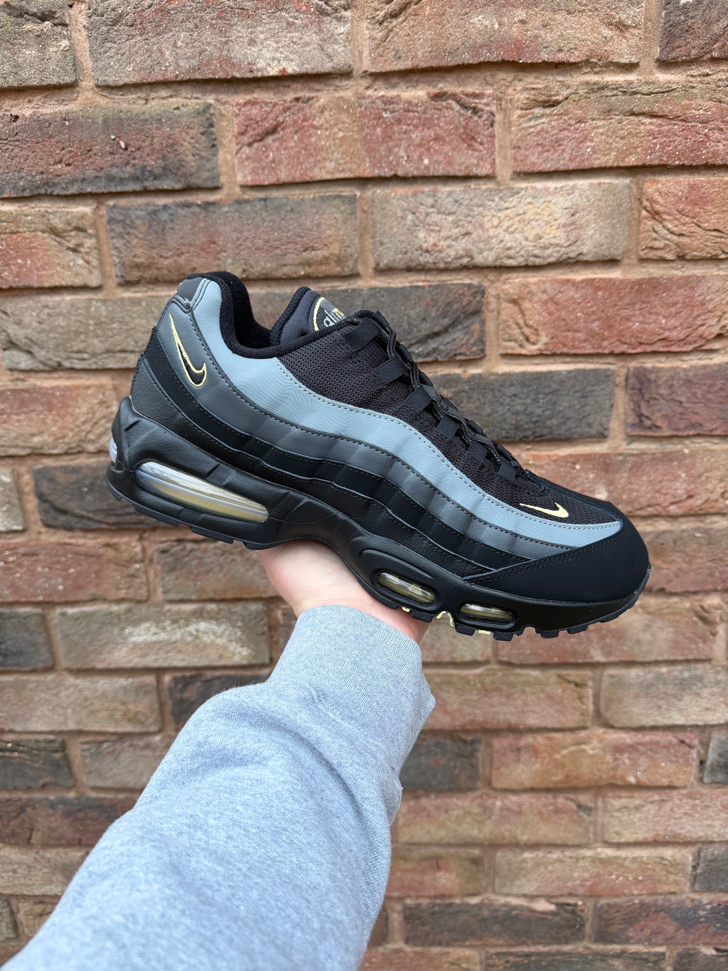 Air Max 95 Batman (2025)