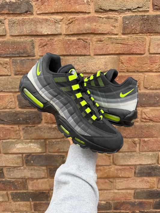 Air Max 95 Reverse Neon