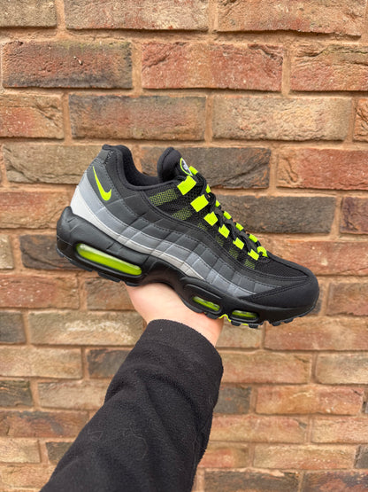 Air Max 95 Reverse Neon